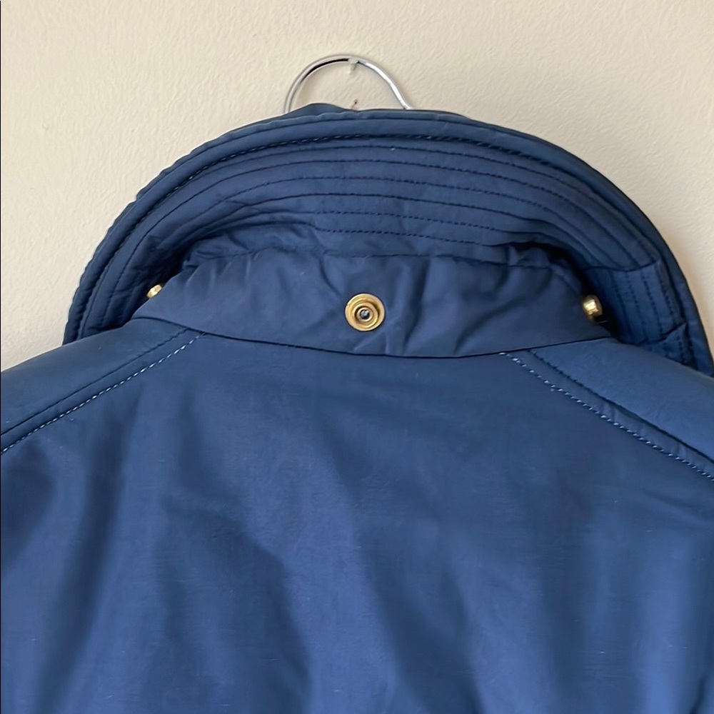 Vintage navy Blue Puffer Coat with Insulated Warmth - Picture 4 of 12